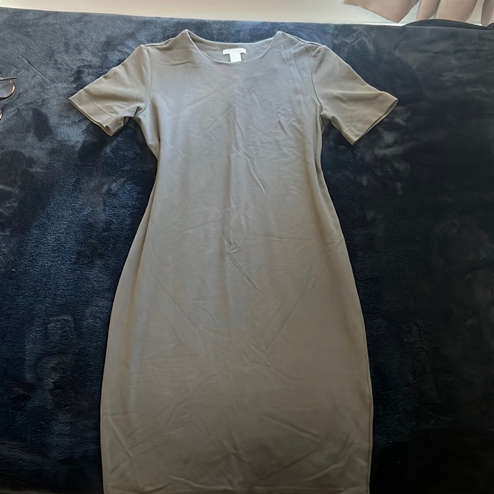 H&M- Olive green tshirt dress